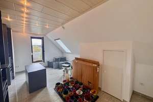 Renovierte 2-Ziimer Dachgeschosswohnung in Reckendorf zu vermieten – Greifenklaustraße 10, 96182 Reckendorf – Vorschaubild 4