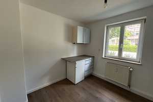 Frisch sanierte 2-Zimmer-Wohnung in Göggingen – ideal für Singles, Paare oder WG – Bayerstr 22, 86199 Augsburg – Vorschaubild 2