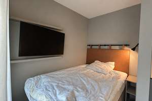 NACHMIETER Gesucht: Modernes vollmöbliertes Studio mit Balkon | Neubau 2022 | Friedrichshain – Die vollständige Adresse der Immobilie erhältst du vom Anbieter., 10247 Friedrichshain, Berlin – Vorschaubild 13