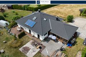 Exklusiver Bungalow mit hochwertiger Ausstattung, Doppelcarport und traumhaftem Garten – Die vollständige Adresse der Immobilie erhältst du vom Anbieter., 91599 Dentlein am Forst – Vorschaubild 1