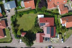 Attraktives Ein-/ Zweifamilienhaus mit PV- Anlage, Doppelgarage und Bauplatz in bester Ortslage  – Die vollständige Adresse der Immobilie erhältst du vom Anbieter., 21481 Lauenburg/Elbe – Vorschaubild 1