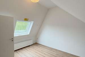 Vermietetes Reihenendhaus mit Garten, Küche und Garage in Bremen-Mahndorf – Die vollständige Adresse der Immobilie erhältst du vom Anbieter., 28307 Mahndorf, Bremen – Vorschaubild 28