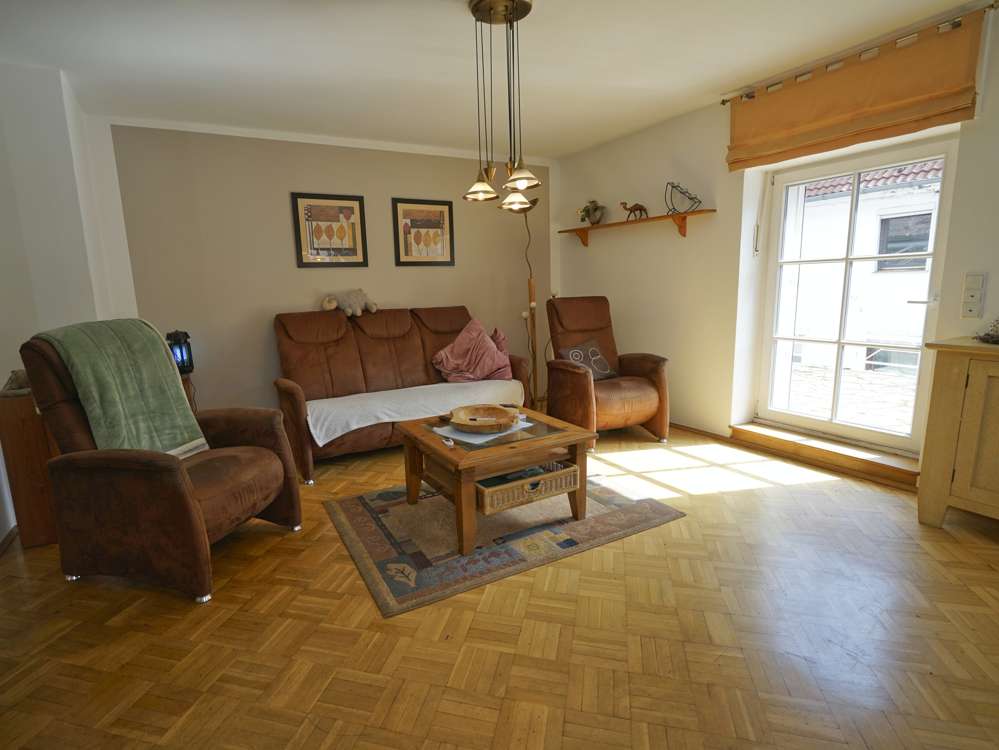 Immobilie in Sundern - Überzeugendes Wohn- und Geschäftshaus im Sunderner Ortsteil! - Bild 4