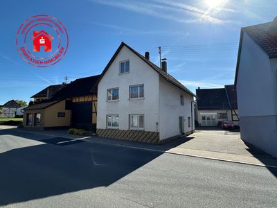 Wohnhaus mit Nebengebäude und Scheune in zentraler Lage von Hundheim
