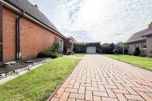 * TOP Lage * Garage * Sehr gute Raumaufteilung * Anbau möglich * Überdachte Terrasse * – Die vollständige Adresse der Immobilie erhältst du vom Anbieter., 26826 Weener – Vorschaubild 3