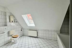 Großzügig wohnen im Dachgeschoss – 3-Raum-Wohnung mit ca. 100 m² – 9599 Freiberg – Vorschaubild 4