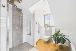 Wohlfühloase mit Gartenidylle: Modernisiertes Haus mit Einliegerwohnung, Doppelgarage und PV-Anlage – Die vollständige Adresse der Immobilie erhältst du vom Anbieter., 84137 Vilsbiburg – Vorschaubild 13