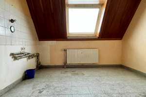 Charmante 2 Zimmer Dachgeschosswohnung mit Balkon sowie PKW-Stellplatz zum Eigennutz! – Düsseldorf – Vorschaubild 8