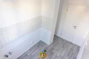 Im Grünen gelegene 4-Raum-Wohnung mit Balkon – L.-Ebersberger-Str. 59, 9127 Chemnitz – Vorschaubild 3