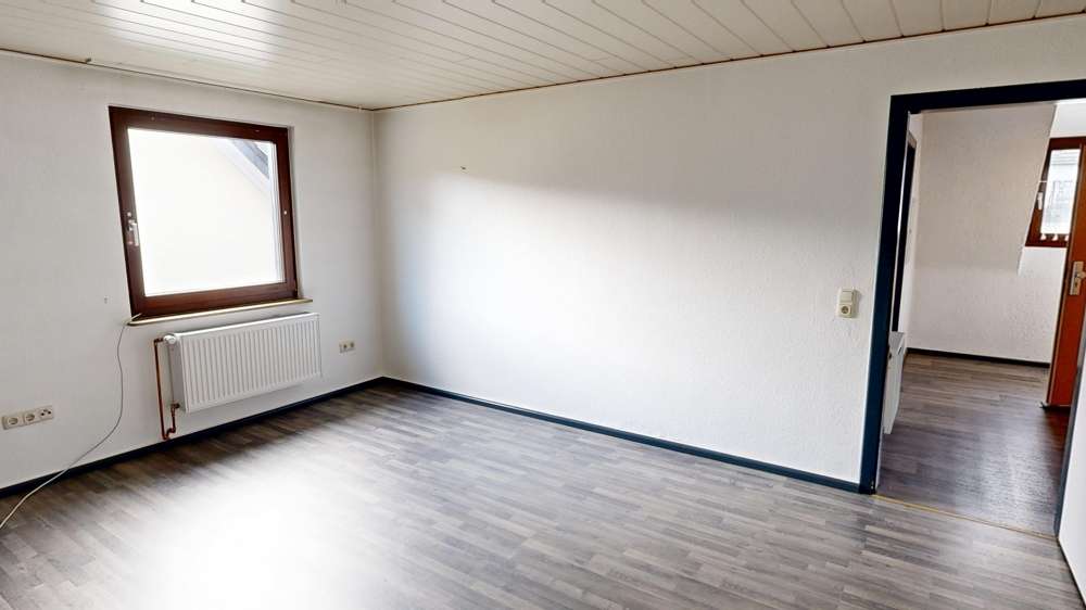 Immobilie in Hellenthal - Schönes und großes Einfamilienhaus mit Einliegerwohnung - teilweise vermietet - Mehrparteien möglich - Bild 4
