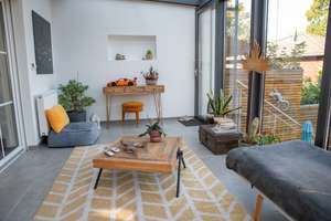 Gelegenheit: sanierte DHH mit Wintergarten, Kamin, Doppelcarport und voll unterkellert  – Nieder-Wöllstädter Straße 21d, 61194 Niddatal – Vorschaubild 9