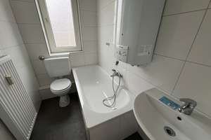 Schöne Wohnung - 2 Zimmer mit Balkon - weisses Wannenbad - Duisburg Rheinhausen – Franz-Schubert-Straße 4, 47226 Rheinhausen-Mitte, Duisburg – Vorschaubild 2