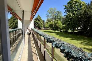 Großzügige 3-Zimmer-Wohnung mit Südloggia und Blick ins Grüne