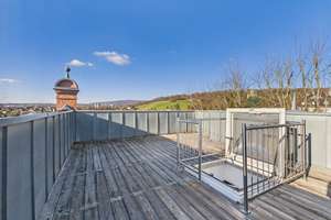 Ruhig gelegene 3,5-Zimmer-Dachgeschosswohnung mit grandioser Dachterrasse nahe dem Stadtwald – Die vollständige Adresse der Immobilie erhältst du vom Anbieter., 65193 Nordost, Wiesbaden – Vorschaubild 1