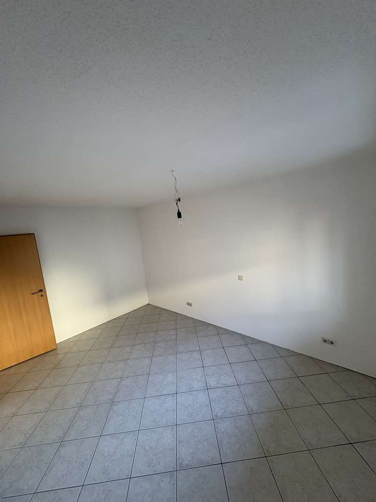 Immobilie in Bad Dürrheim - ++ 4,5 Zimmer Erdgeschosswohnung mit Garage & zusätzlichem Büro in ruhiger Lage ++ - Bild 3