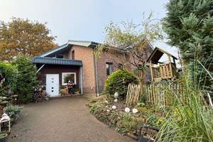 Wohnhaus mit viel Wohnfläche, Doppelgarage mit Abstellraum und Terrasse in Munkwolstrup – Die vollständige Adresse der Immobilie erhältst du vom Anbieter., 24988 Oeversee – Vorschaubild 4