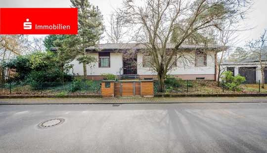 Bild von Hanau-Groß-Auheim: Ebenerdig wohnen, großzügig leben – Walmdach-Bungalow mit viel Platz!