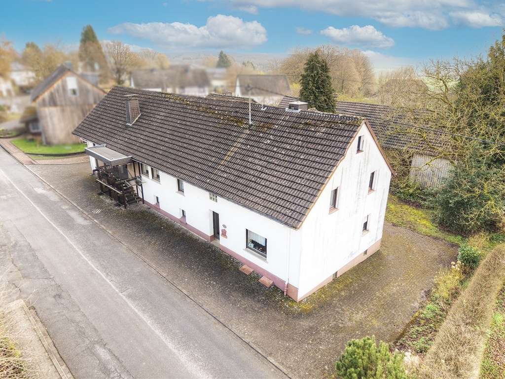 Immobilie in Nossen - Ehemaliges Bauernhaus mit vielseitigem Nutzungspotenzial, separatem Baugrundstück sowie Nebengebäude - Bild 2