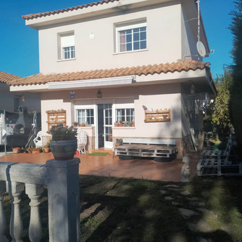 Freistehendes Haus in Batres