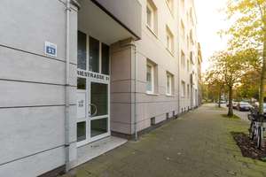 Gepflegte 3-Zimmer-Wohnung mit zwei Balkonen in Bremerhaven – Batteriestraße 51, 27568 Twischkamp, Bremerhaven – Vorschaubild 1