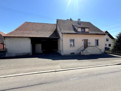 Einfamilienhaus mit Scheune, viel Platz und großem Garten