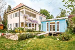 STILVOLLE VILLA - Charmante Villa in ruhiger und zentraler Lage in Singen – Die vollständige Adresse der Immobilie erhältst du vom Anbieter., 78224 Singen (Hohentwiel) – Vorschaubild 2