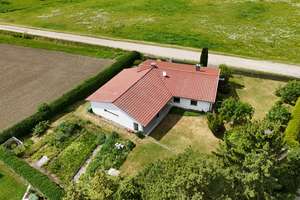 NATUR PUR – Einzigartiger Bungalow direkt am Feldrand in Gerolfingen-Aufkirchen – Die vollständige Adresse der Immobilie erhältst du vom Anbieter., 91726 Gerolfingen – Vorschaubild 2