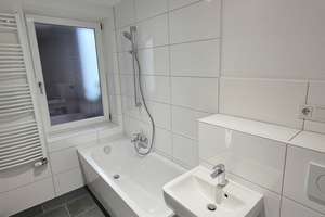 *Freiraum genießen - modernisierte 2-Zimmer-Wohnung* Tageslichtbad mit Wanne + Balkon + Aufzug – Hansemannplatz 1, 52062 Hansemannplatz, Aachen – Vorschaubild 4