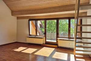 Wohlfühlambiente: Charmante Galeriewohnung mit sonniger Loggia  – Die vollständige Adresse der Immobilie erhältst du vom Anbieter., 74613 Öhringen – Vorschaubild 2