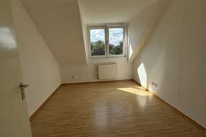 Vollständig renovierte 2-Zimmer-Wohnung mit Balkon in Krefeld – Goethestraße 46, 47799 Krefeld – Vorschaubild 3