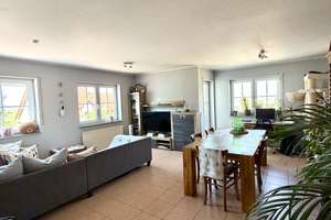  4-Zimmer-Wohnung mit EBK u. Balkon 