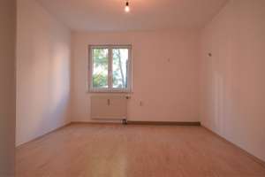 Helle, schön geschnittene 2 ZKB mit Garten direkt am Lech – Yorckstraße 53, 86165 Lechhausen-Süd, Augsburg – Vorschaubild 3