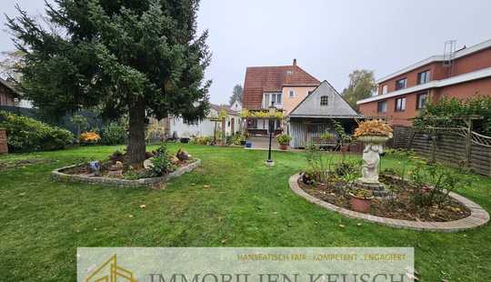 Bild von Preis nochmal deutlich gesenkt ! Große Stadtvilla mit viel Platz & Potenzial, sehr großer Garten + d