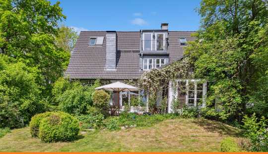 Bild von Familienidylle am Feldrand – Großzügiges Familienhaus