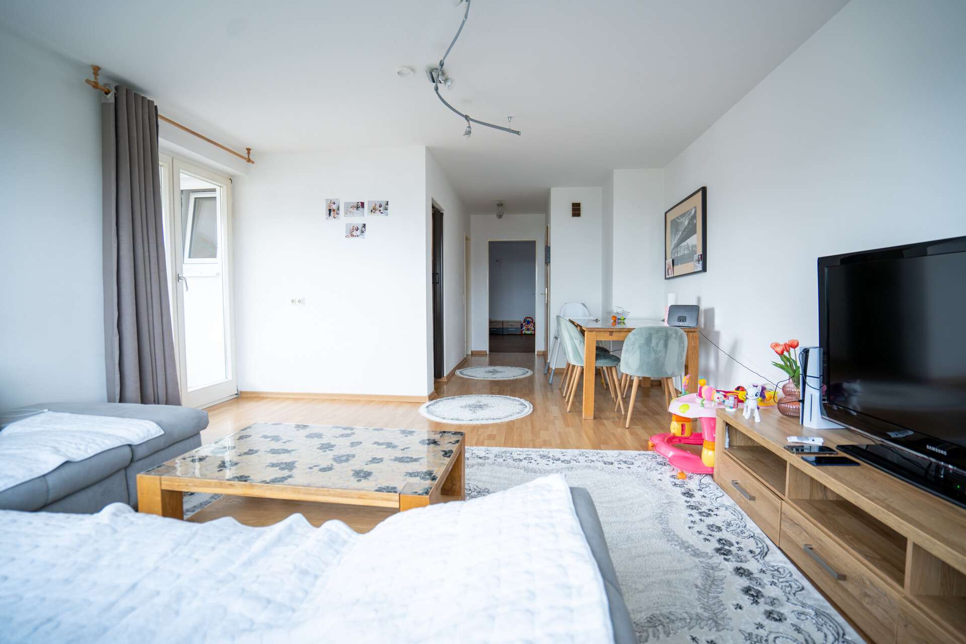 Immobilie in Ühlingen-Birkendorf - Renditeobjekt - sonnige 2-Zimmer-Wohnung - Südbalkon + Stellplatz – Ferienregion Südschwarzwald - Bild 2