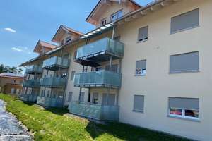 Raum für Leben! Stilvolle 4-Zimmer-Neubauwohnung mit durchdachtem Grundriss und Süd-Südost-Balkon – Kufsteiner Straße 62, 83064 Raubling – Vorschaubild 2