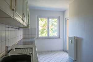 *PRAKTISCHer Grundriss_Tageslichtbad_Balkon_AR_familiäres Flair_VIEL GRÜN_HANSEVIERTEL – Geschwister-Scholl-Straße 17, 99085 Erfurt – Vorschaubild 23
