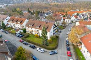 3-Zimmer-Wohnung mit Balkon, Gartenanteil und Stellplatz in Stuttgart-Kaltental – frei ab 01.07.2026 – Schliffkopfstr. 12, 70569 Kaltental, Stuttgart – Vorschaubild 1