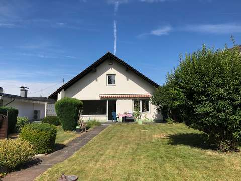 Renoviertes Haus Mit Grossem Garten Und Platz Fur Die Ganze Familie