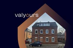 Mehrfamilienhaus + Einfamilienhaus auf einem Grundstück-clever kombiniert – seltene Gelegenheit! – Die vollständige Adresse der Immobilie erhältst du vom Anbieter., 24768 Rendsburg – Vorschaubild 1