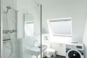 Top-Lage im Scheunenviertel: Helle Dachgeschosswohnung mit Blick auf den Fernsehturm – Die vollständige Adresse der Immobilie erhältst du vom Anbieter., 10119 Mitte (Ortsteil), Berlin – Vorschaubild 8