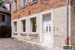 Hohe Decken, viel Licht: so wohnt es sich im Fürther AltbauErdgeschosswohnung, ab sofort bezugsfrei – Die vollständige Adresse der Immobilie erhältst du vom Anbieter., 90762 Altstadt, Innenstadt, Fürth – Vorschaubild 2