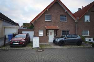 Charmante Doppelhaushälfte mit Garage und Stellplatz sucht neue Bewohner