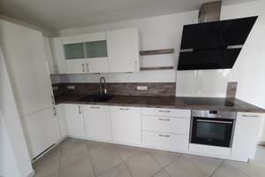 Exklusive 3-Zimmer-Wohnung freut sich auf anspruchsvolle Bewohner, mit Aufzug, EBK und Balkon – Hafenstraße 48c, 27576 Lehe, Bremerhaven – Vorschaubild 2