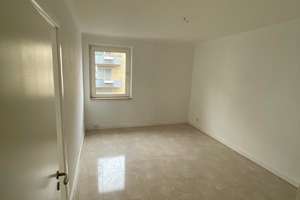AB SOFORT Zentrale 2- Zimmer Wohnung; Strom Heizung – Sankt Anton Straße 62, 47798 Stadtmitte, Krefeld – Vorschaubild 1