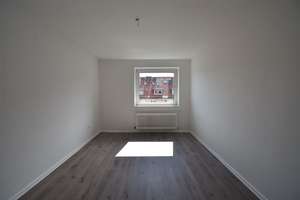 Auch als WG geeignet! Renovierte 2-Zi-Whg mit Balkon  – Kruppstr. 95, 40227 Oberbilk, Düsseldorf – Vorschaubild 1