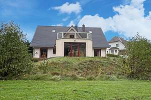 Ferienhaus mit vier Wohneinheiten in Buschvitz und Wasserblick – Am Bodden 25, 18528 Buschvitz – Vorschaubild 2
