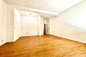 Renovierte Erdgeschosswohnung mit Terrasse und offen-moderner Küche