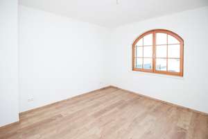Bezaubernde Doppelhaushälfte mit liebevollen Details und Garage in Rottweil! – Die vollständige Adresse der Immobilie erhältst du vom Anbieter., 78628 Rottweil – Vorschaubild 6