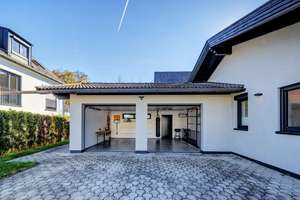 Stilvoller Bungalow 316 m²mit großem Garten in München-Lerchenau – Die vollständige Adresse der Immobilie erhältst du vom Anbieter., 80935 Lerchenau-Ost, München – Vorschaubild 3